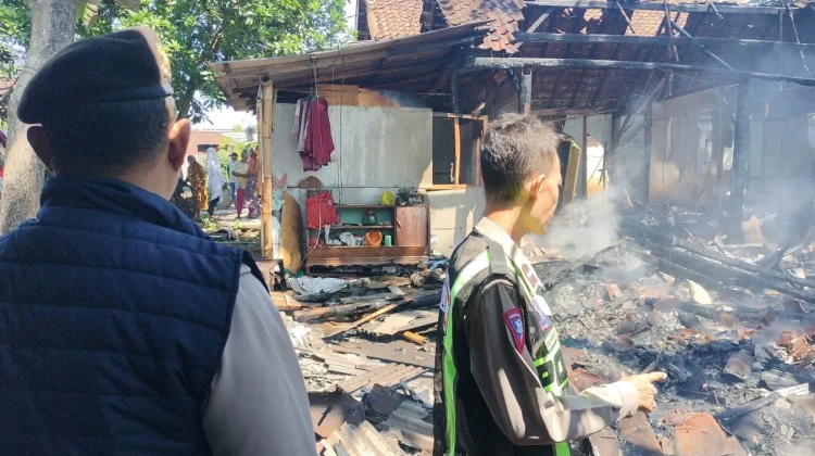 Obat Nyamuk Picu Rumah Warga Wongsorejo Terbakar