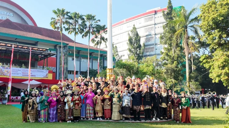 Parade Budaya Hiasi Pembukaan Semarak Bulan Pancasila UNEJ
