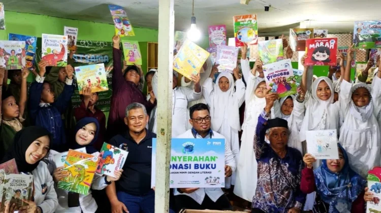 Ribuan Buku Baru Dari PNM Bikin Sekolah Pedalaman Riuh