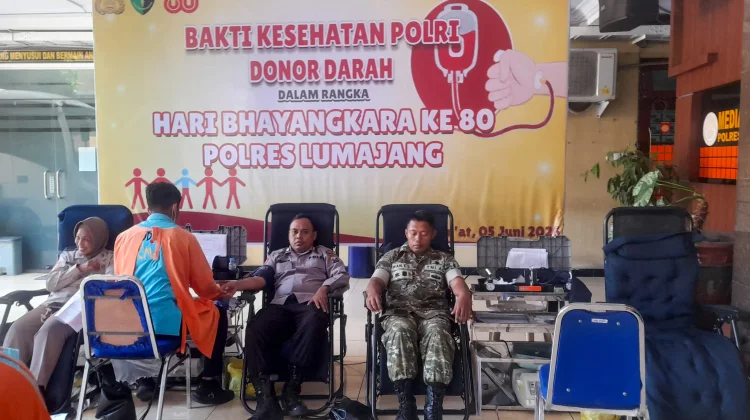 Polres Lumajang Gelar Donor Darah Sambut HUT Bhayangkara