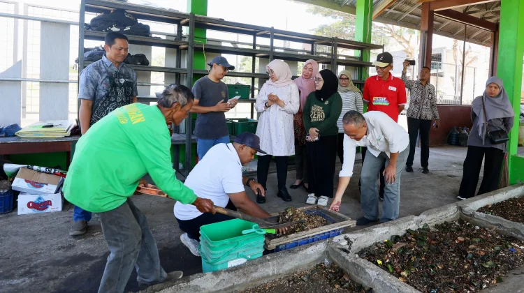 Warga Bakungan Mengubah Sampah Jadi Harapan