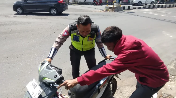 Operasi Patuh Semeru 2026 Ditunda, Satlantas Jember Fokus Edukasi