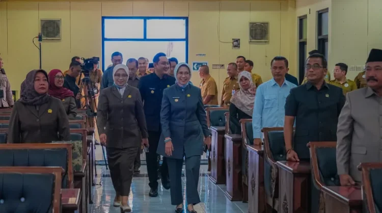 Sidang Paripurna: Bupati Lumajang Paparkan Capaian dan Realisasi APBD 2025