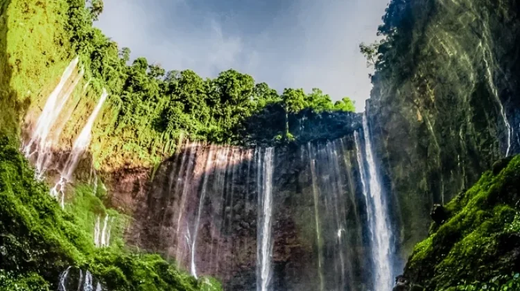 Hampir 10 Ribu Wisatawan Kunjungi Tumpak Sewu