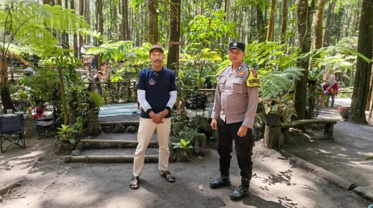 Polsek Candipuro Patroli Kawasan Wisata Saat Libur