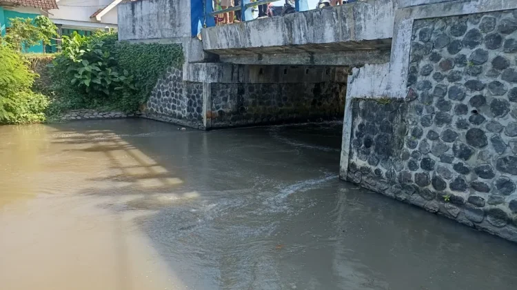 Petugas Pengairan Hanyut di Sungai Wringintelu Puger