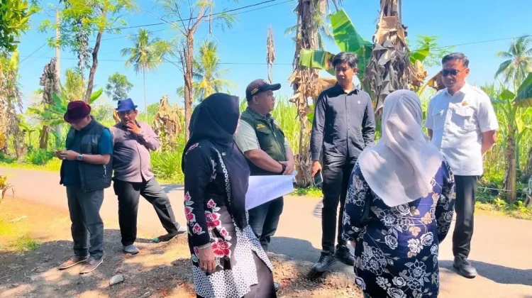 Komisi B DPRD Lumajang Tinjau Perbaikan Jalan di Klakah dan Kedungjajang