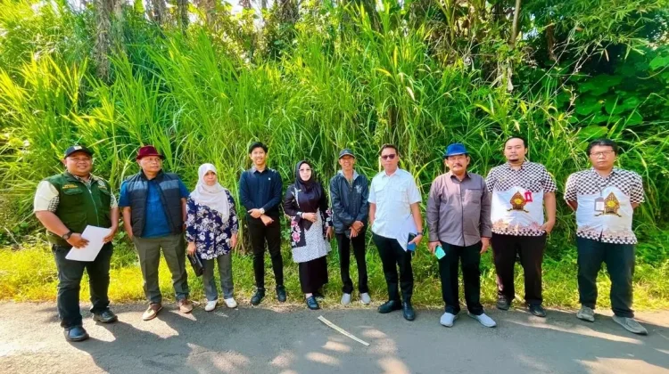 Komisi B DPRD Lumajang Tinjau Perbaikan Jalan di Klakah dan Kedungjajang