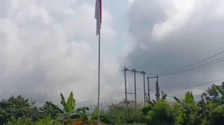 Gunung Semeru Kembali Erupsi, Warga Diminta Waspada