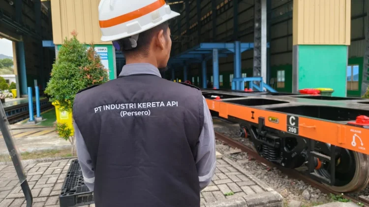 INKA Banyuwangi Rampungkan Proyek KRL dan Gerbong Datar