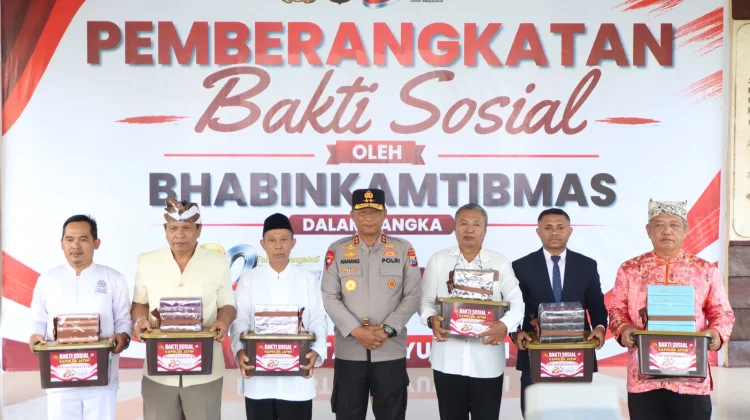 Polri Salurkan 15 Ribu Kitab Suci Perkuat Toleransi