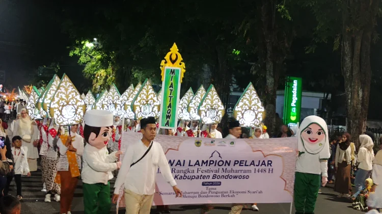 Seribuan Pelajar Bondowoso Meriahkan Pawai Lampion Tahun Baru Islam 1448 H