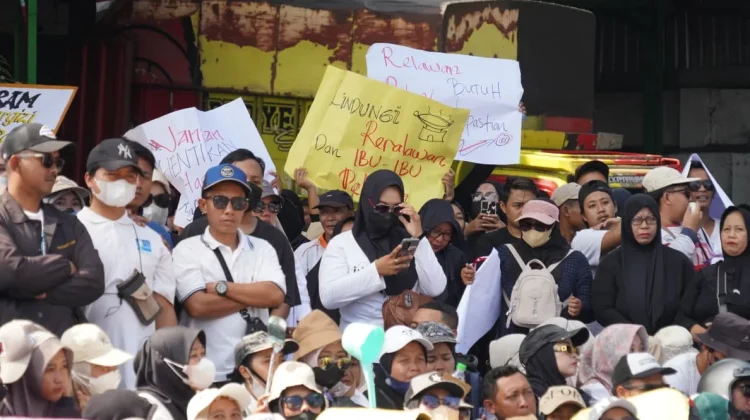 DPRD Lumajang Terima Aspirasi Aliansi Masyarakat Peduli MBG