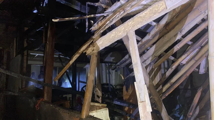 Tiga Rumah di Kemirian Bondowoso Hangus Terbakar