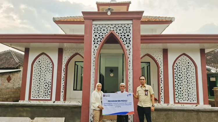 BRI Peduli Renovasi Rp300 Juta Ubah Wajah Musholla Nurul Jadid Lumajang