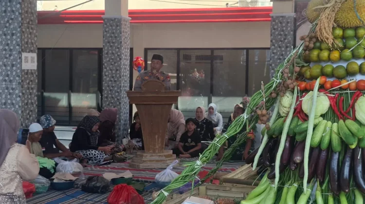 Ratusan Warga Yosowilangun Gelar Acara Grebek Suro