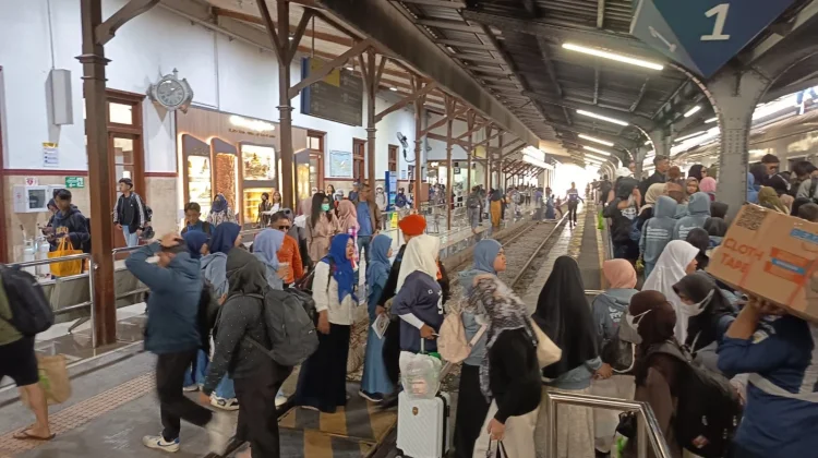 Libur Sekolah dan Akhir Pekan Dongkrak Penumpang Kereta Daop 9 Jember