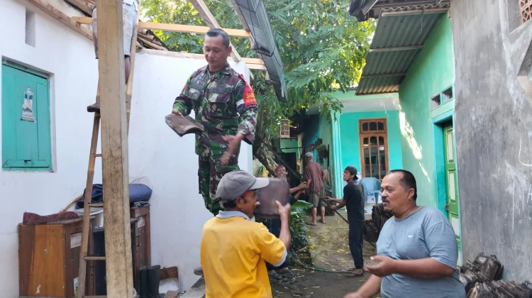 Warga Antusias Perbaiki Rumah Tidak Layak Huni