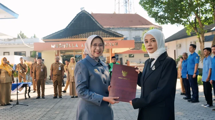 Bupati Lumajang Lantik Direktur PERUMDAM Tirta Mahameru