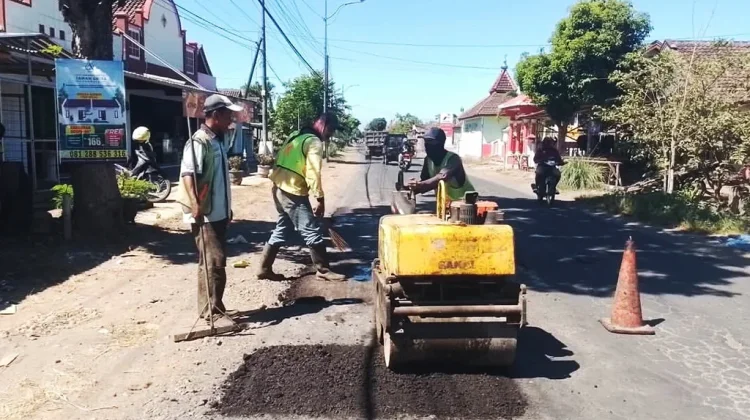 Pemkab Lumajang Tuntaskan 42 Penanganan Jalan