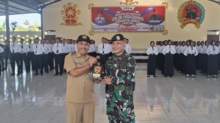 Bakesbangpol dan Yonif 509 Tuntaskan Pembinaan Calon Paskibraka
