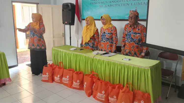 PWRI Lumajang Sambut HUT ke-64 dengan Santunan dan Bimtek MC