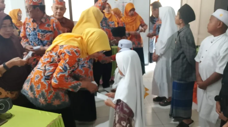 PWRI Lumajang Sambut HUT ke-64 dengan Santunan dan Bimtek MC