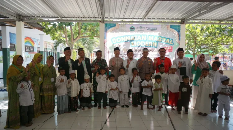 Khitan Massal Gratis Tegalampel Layani 100 Anak