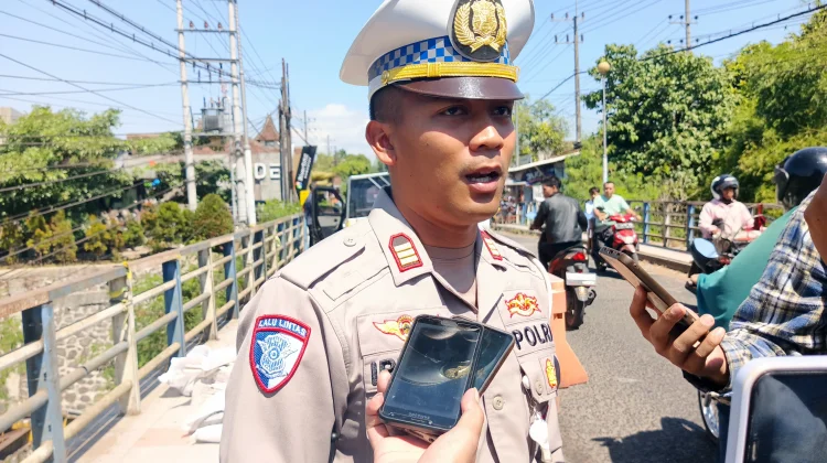 Jembatan Koncer Berlubang Akan Dipasang Portal