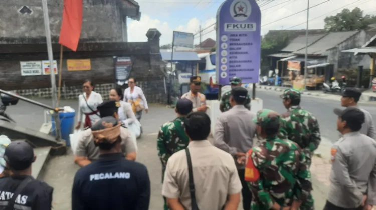 Piodalan Umat Hindu di Lumajang Berlangsung Aman Lancar