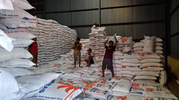 Stok Beras Bulog Banyuwangi Tembus 129 Ribu Ton