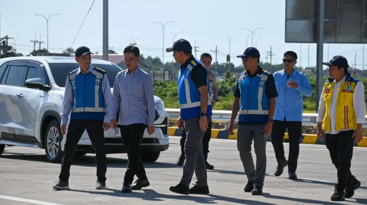 Wapres Gibran Tinjau Pembangunan Tol Prosiwangi di Situbondo