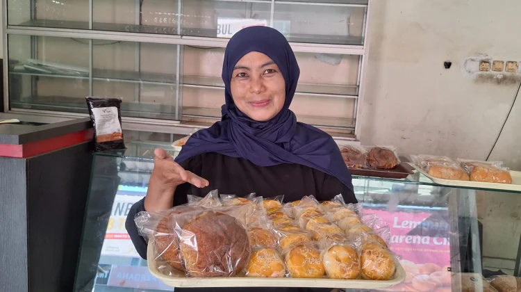 UMKM Anda Bakery Jember Hadirkan Pia Kacang Merah dan Roti Boy sebagai Menu Terbaru