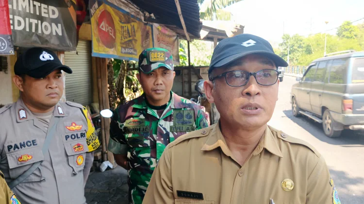 Sosialisasikan Pembatasan Truk di Jembatan Koncer, Camat Libatkan Pak Ogah