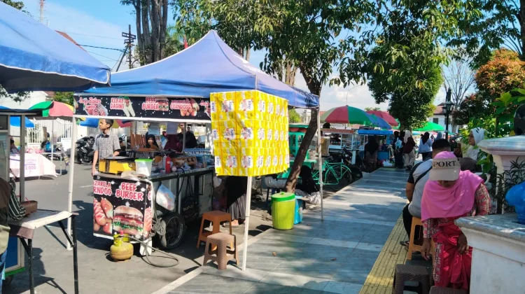 Ramainya CFD Lumajang Jadi Peluang UMKM Raup Pembeli