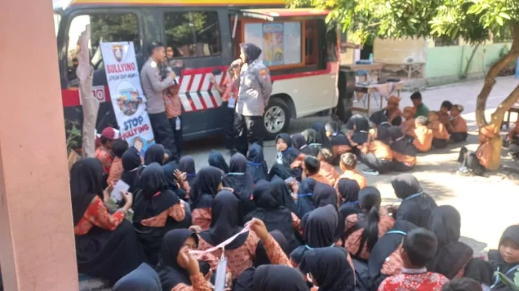 MPLS: Polisi Edukasi Siswa SD tentang Disiplin