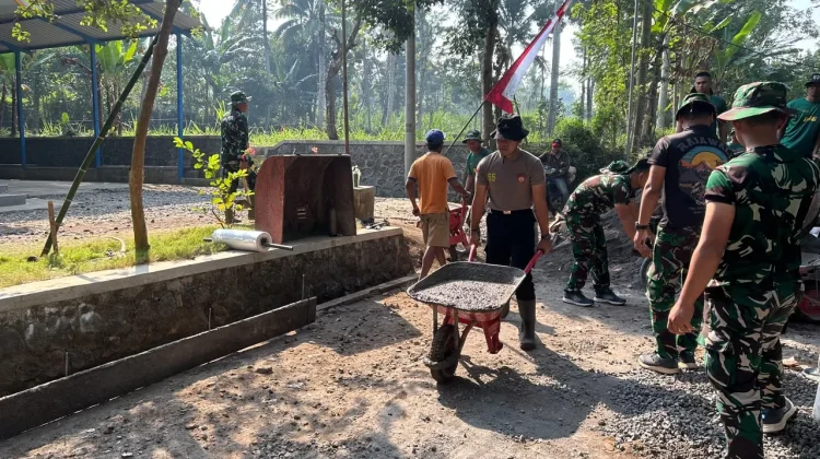 TMMD Lumajang Bangun Jalan 840 Meter di Desa Ledoktempuro