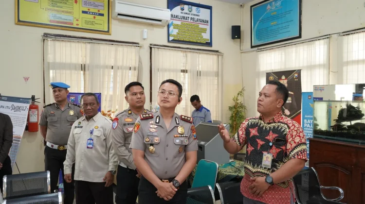 Kapolres Bayu Cek Pelayanan SIM dan Samsat
