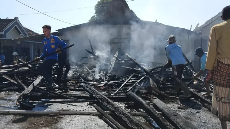 Tiga Rumah di Wonosari Ludes Terbakar