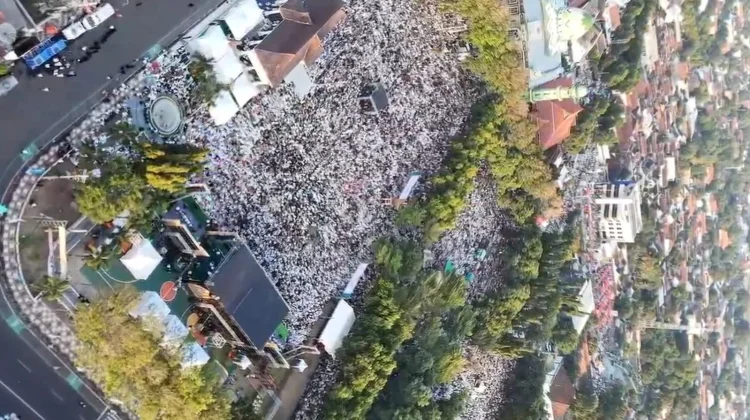 Haul Masyayikh Nusantara Doakan Bangsa Indonesia dari Situbondo