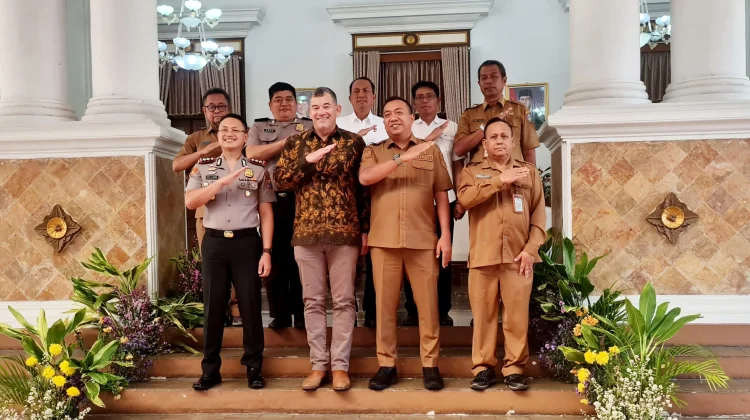 Konjen Australia Kunjungi Bupati di Pendopo Situbondo
