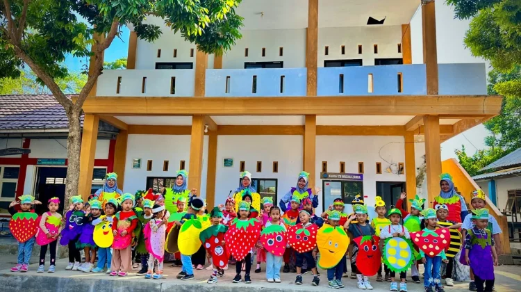 TK Baitul Makmur Tutul Gelar Pawai Buah Peringati Hari Anak Nasional