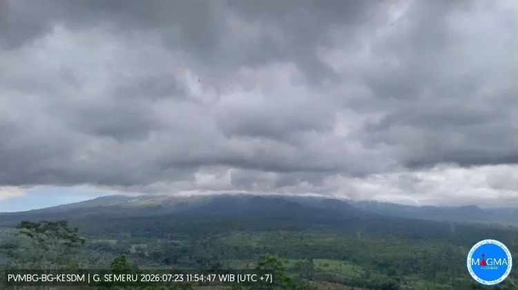 Selama 6 Jam Gunung Semeru Erupsi 15 Kali