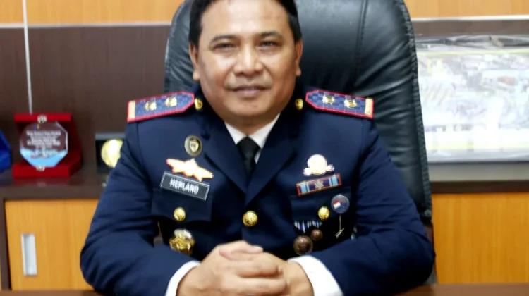 Cuaca Buruk: KSOP Tunda Keberangkatan Kapal Kepulauan Madura