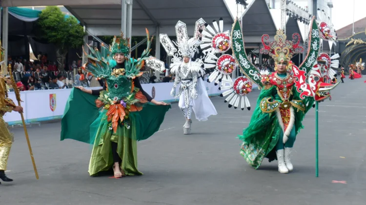 Hari Kedua JFC Suguhkan Parade Budaya WACI dan Artwear Carnival