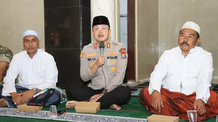 Polres Situbondo Buka Ruang Curhat usai Shalat Jumat