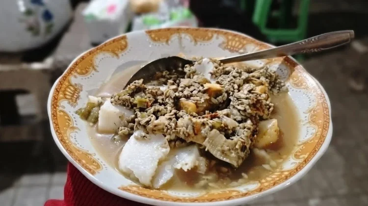 Lontong Kupang, Kuliner Khas Pesisir yang Kaya Cita Rasa
