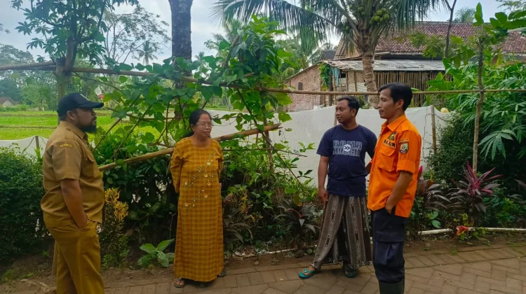 BPBD Salurkan Air Bersih untuk 75 KK Terdampak Kekeringan di Bangsalsari