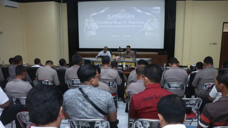 Bidlabfor Polda Jatim Gelar Coaching Clinic dan SCI