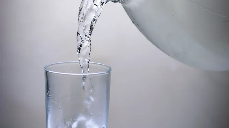 Minum Air Cukup Jaga Fungsi Tubuh Optimal